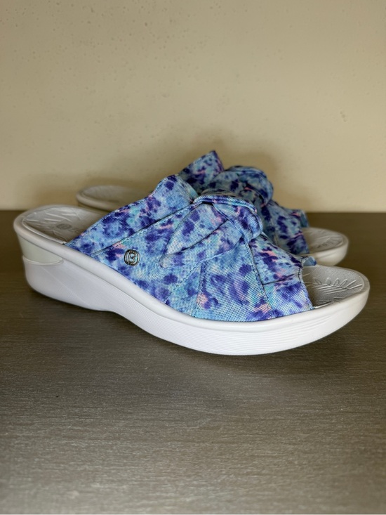 Bzees Shoes - BZees Women’s Smile Blue Tie Dye Pink Platform Wedge Sandals Size 10 M Comfort